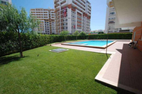 Beautiful 2 Bed apt with pool near Praia da Rocha